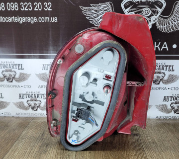 Ліхтар правий 08- Renault Modus 2004-2012 8200658413