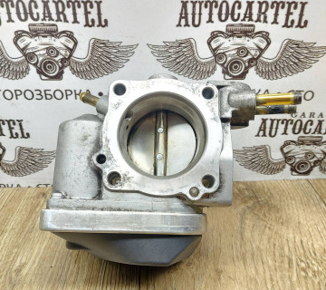 Дросельна заслонка Audi A4 B5 2.0i 06B133062L