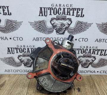 Вакуумний насос Audi A6 C6 3.2 FSI 06E145100D