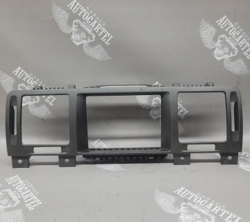 13237875 накладка центральна opel vectra c