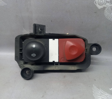Кнопка аварійной сигналізації + закр/відк дверей Renault Megane II 2003-2009 8200407415