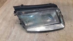 Фара права Volkswagen Passat B5 147426-00