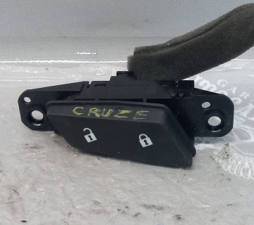 Кнопка центрального замка Chevrolet Cruze 96936168