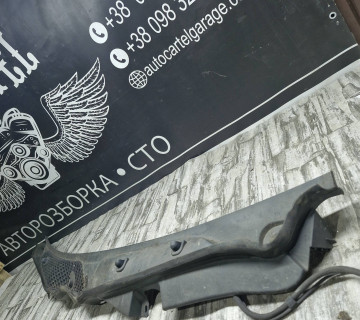 a2128301213 Декоративна накладка під лобове скло жабо Mercedes E W212 2010