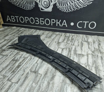 Декоративна накладка під лобове скло жабо праве 3 2003-2009 (mazda)