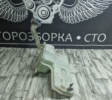 5q0955453 Бачко Омивача Skoda A7