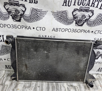Радіатор охолодження 2.5 Audi A4 B7 2004-2007