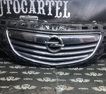 Решітка радіатора Opel Insignia 2008-2013 13282567