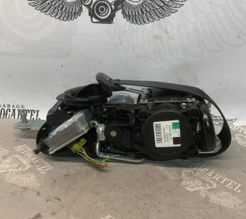 Ремінь безпеки передній правий MERCEDES W204 a2048602686