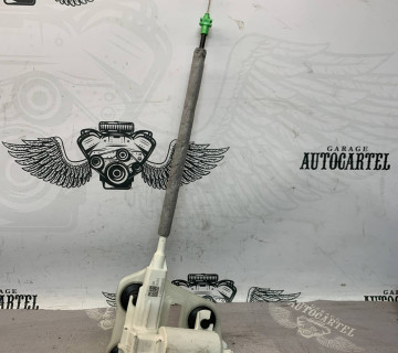 Актуатор замку дверей багажника Mercedes w205 a0999068600
