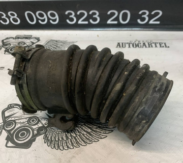 Патрубок повітряного фільтра дросельної заслінки mazda 6 GG L813132212