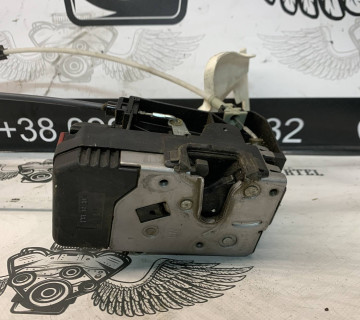 Замок двері передній лівий електричний Opel Zafira A Astra G 1999-2005 24444015