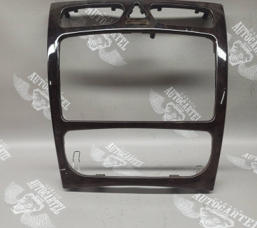 Консоль центральна в торпедо Mercedes C-class (W203) 2000-2007 A2036804639