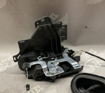 Замок двері передньої правої vw caddy 3 t5 28-0437 maxgear