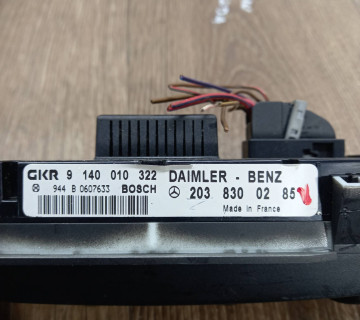 Блок управління клімат контролем Mercedes W203 A2038300285 A2038300285