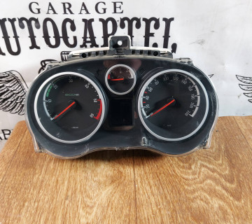 Щиток приладів Opel Corsa D P0013281901