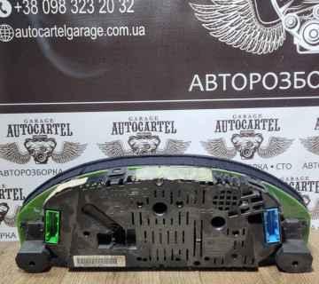 Панель приладів AUDI A4 B5 (1994-2001) 8d0919881j