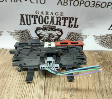 Кнопка аварійки/ блокування дверей Renault Megane 2. 2008-20158200095493 .