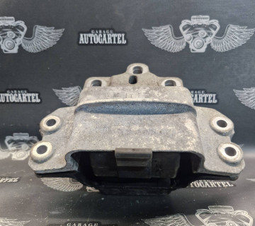 Опора КПП VW Caddy (04-), Golf 2.0 (04-11), Sharan 1.4 (16-)/Skoda Octavia, Superb (08-13) (1K0199555T) VAG 1K0199555T