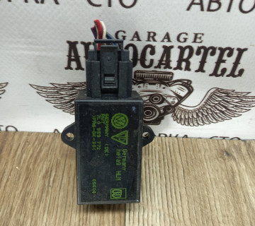 Реле підігріву сидінь VW GOLF V PLUS 05-09 7L0959772
