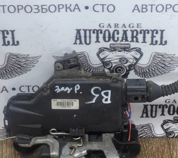 Замок задньоі правоі дверки VW Passat B5 (96-05) 3B4839016A