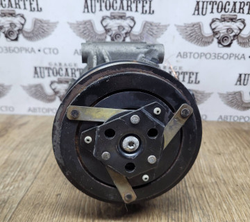 Компрессор кондиціонера Renault Megane 2.0 16V (II) 2003-2009 8200457418