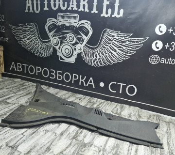 3c2819404b Декоративна накладка під лобове скло жабо права Volkswagen Passat B7 2010+