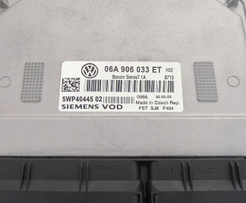 Блок керування двигуном Volkswagen Touran 1.6 06a906033et 5wp40445 02