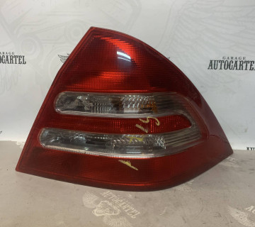 Ліхтар задній правий для Mercedes C-Class W203 2038200264r