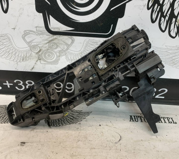 Ручка кронштейн дверей передньої лівої Mercedes W205 a0997601900