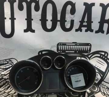 13356298 панель приладів Opel Astra J