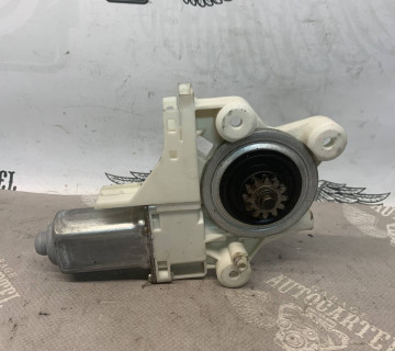Моторчик склопідйомника передній лівий Volvo v50 s40 30737675, fr0160042-0r