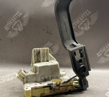 Замок задньої лівої двері Ford Focus I xs41a26413bg