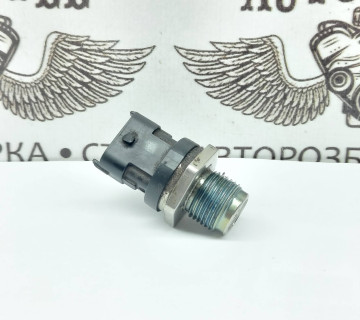 Датчик тиску паливної рампи Opel Signum 1.9CDTi 0281002706