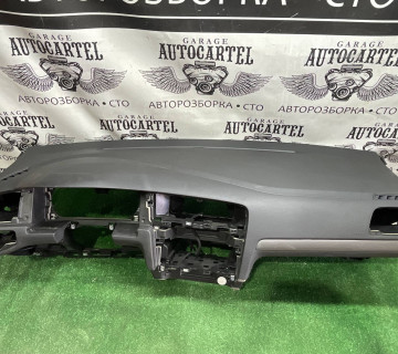 Торпедо/консоль салона Volkswagen Golf 7 5g1857181a
