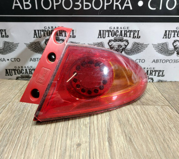 Ліхтар правий (дефект) Seat Leon 1P0945112D