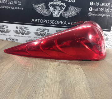 Ліхтар лівий універсал Peugeot 207 2006-2013 9680158080 скол
