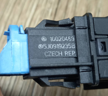 5j0919235b Кнопка перемикач Airbag Skoda Fabia 2 2007-2014