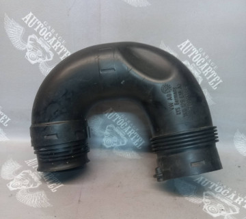 Патрубок повітряного фільтра VW Passat 1.9tdi (B6) 2005-2010 1k0129618at