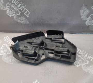 Кронштейн переднього бампера правий VW Polo 4 6Q0807184A