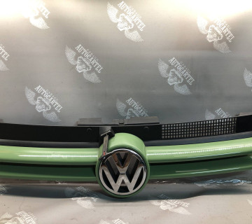 Решітка радіатора Volkswagen Golf 4 (1J0853651H) 21481291