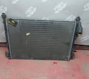 Радіатор охолодження Renault Scenic I 2.0 16v 863322z,7700425842c