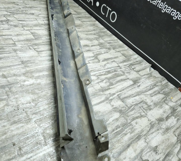 Бокова накладка поріг права Toyota Avensis 2 2002-2008 21616488