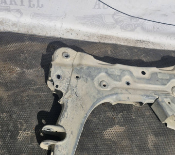Підрамник передній , Балка передня Renault kangoo 1998-2008 21681424