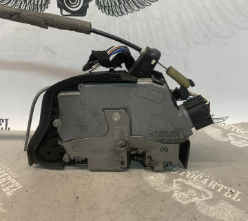 Замок дверки передній лівий BMW E91 a048315