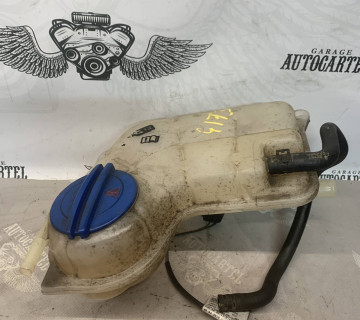 Розширювальний бачок Audi A4; Seat Exeo 8e0121403a