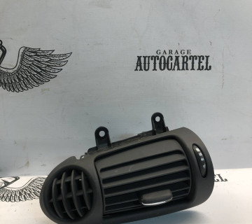 a2038300254 Решітка обдування права mercedes w203 a2038300254