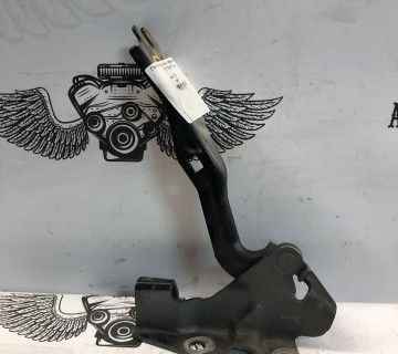 Петля капота ліва Mazda 5 21774713