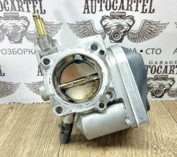 Дросельна заслонка Volkswagen Passat B5 1.6 8v ALZ 06B133062P
