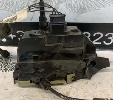 Замок дверей передньої лівої RENAULT MEGANE II COUPE CABRIO 21841286